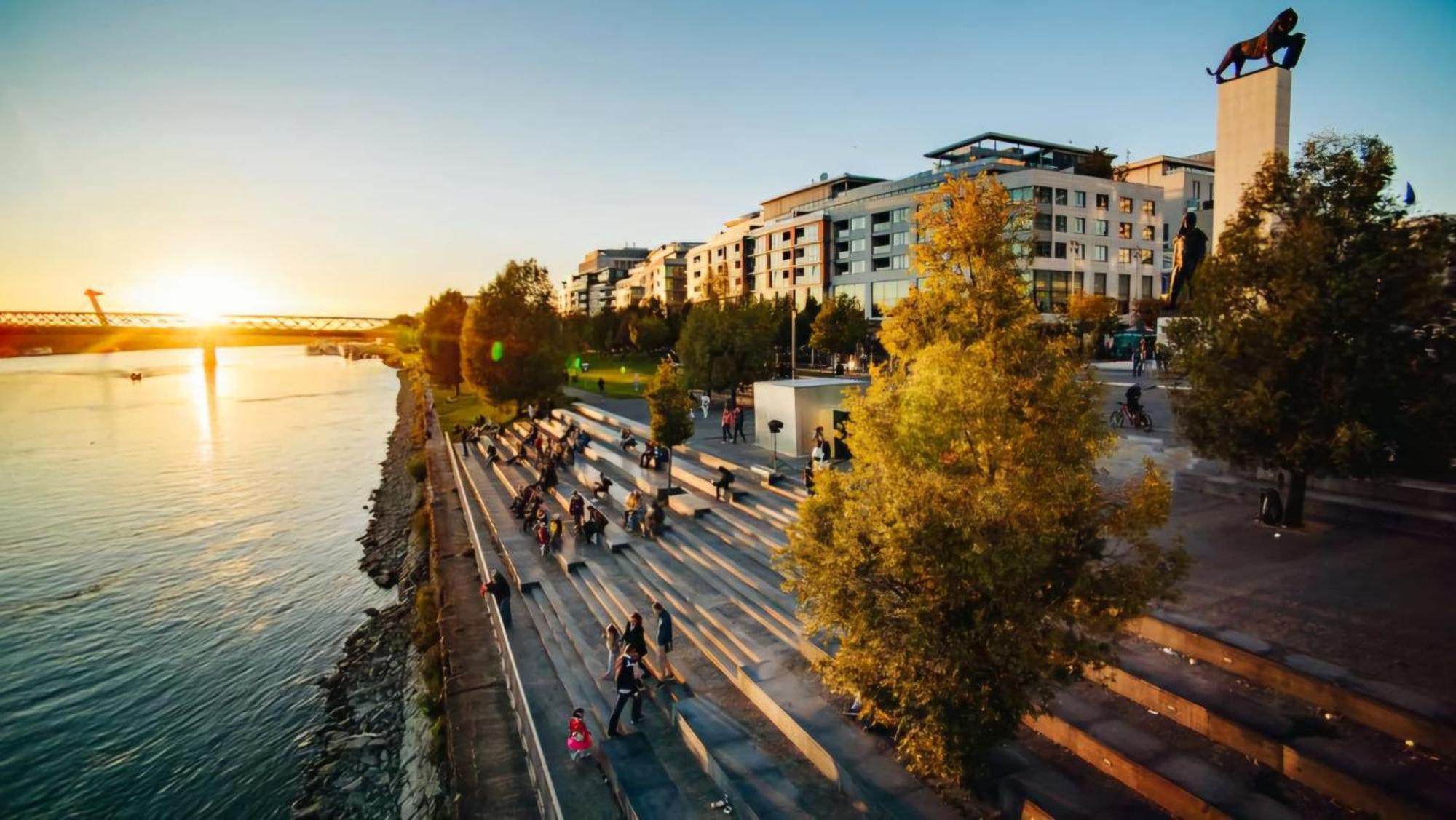 Apartment V Eurovea S Uzasnym Vyhladom Na Dunaj