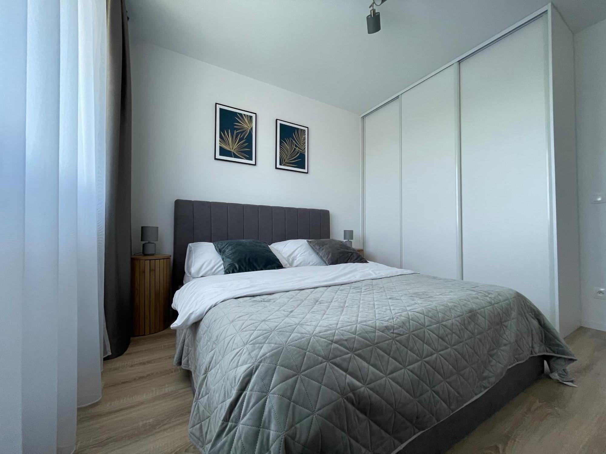 Apartment Skynest F304 *