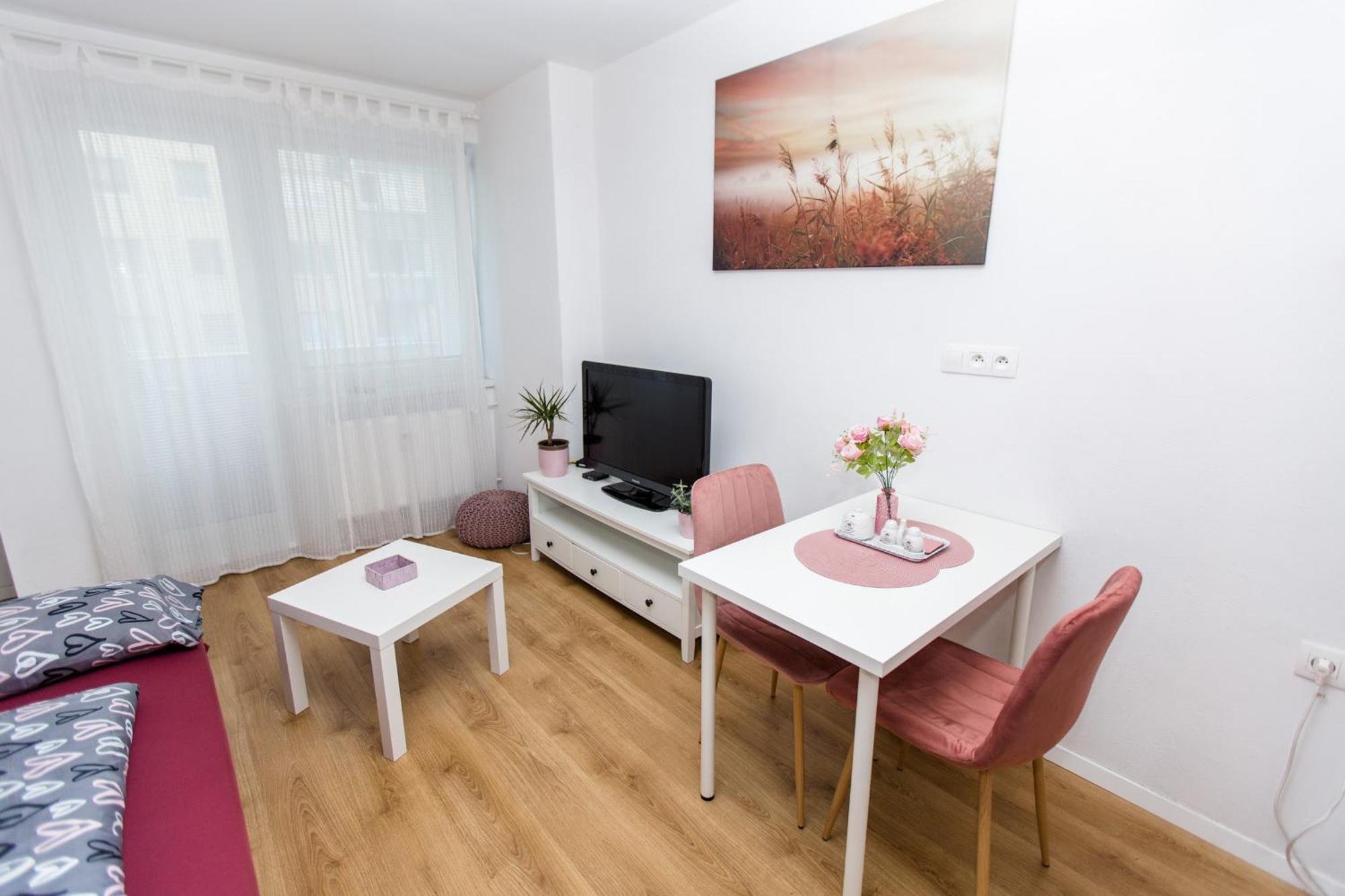 Apartment Near The Ondrej Nepela Winter Stadium *
