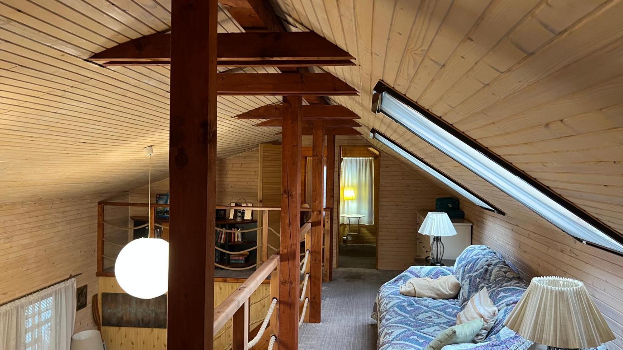 Houseboat - Beacon Of Happiness * Bratislava