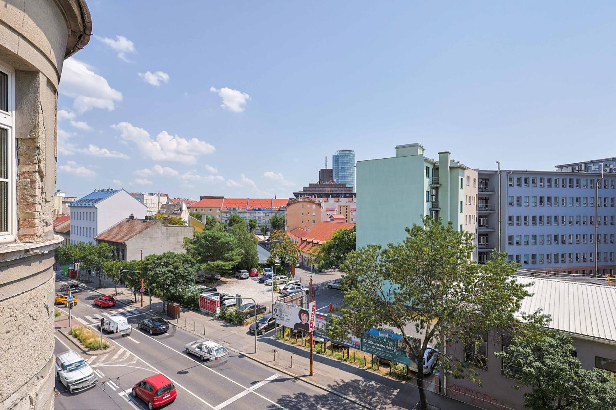 Cozy & Spacious Family Near Train Station Apartmán Bratislava