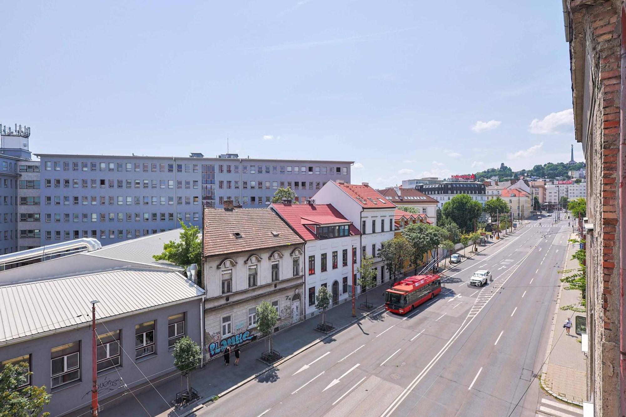 Apartmán Cozy & Spacious Family Near Train Station *