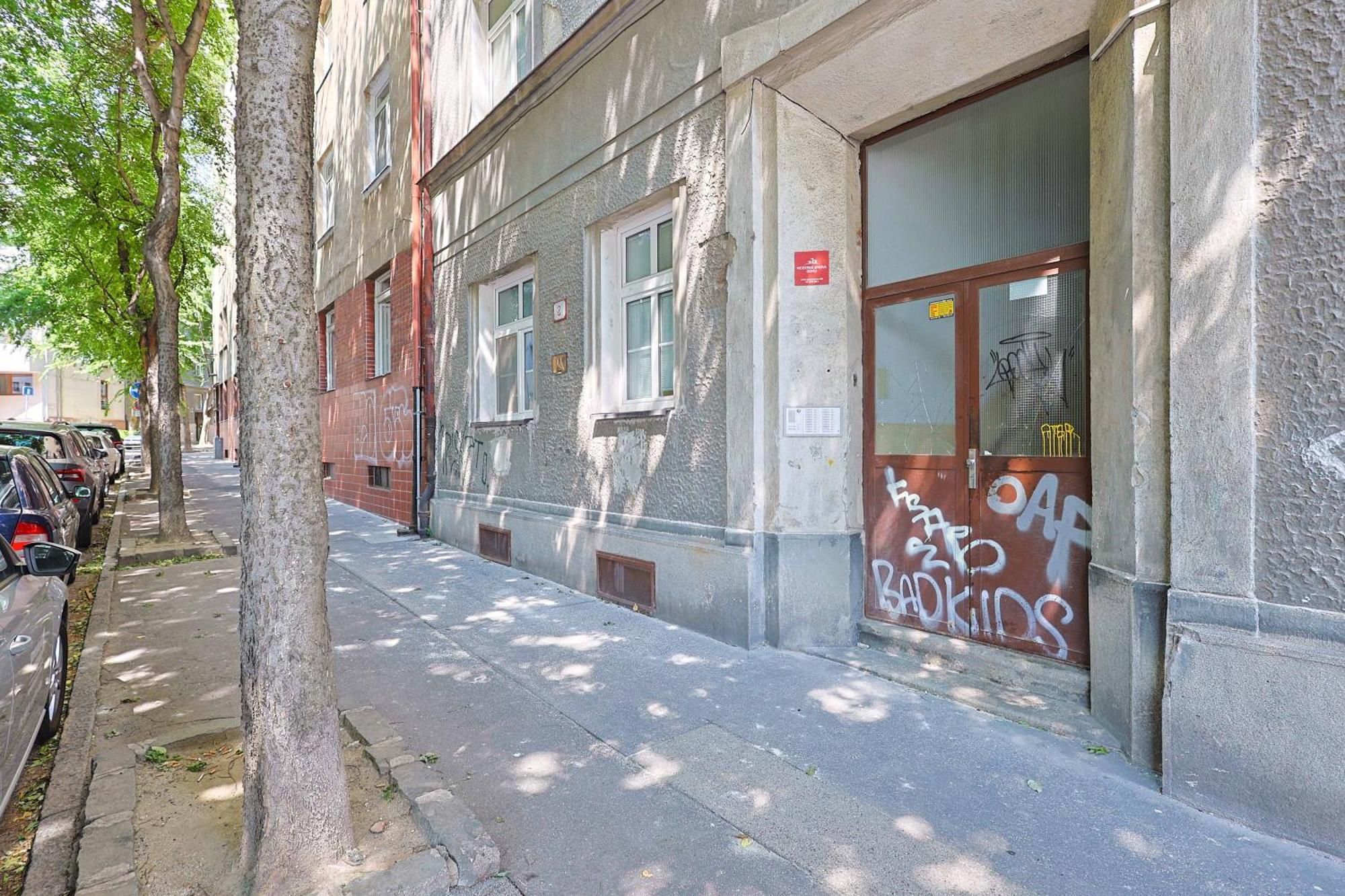 Apartmán Cozy & Spacious Family Near Train Station *