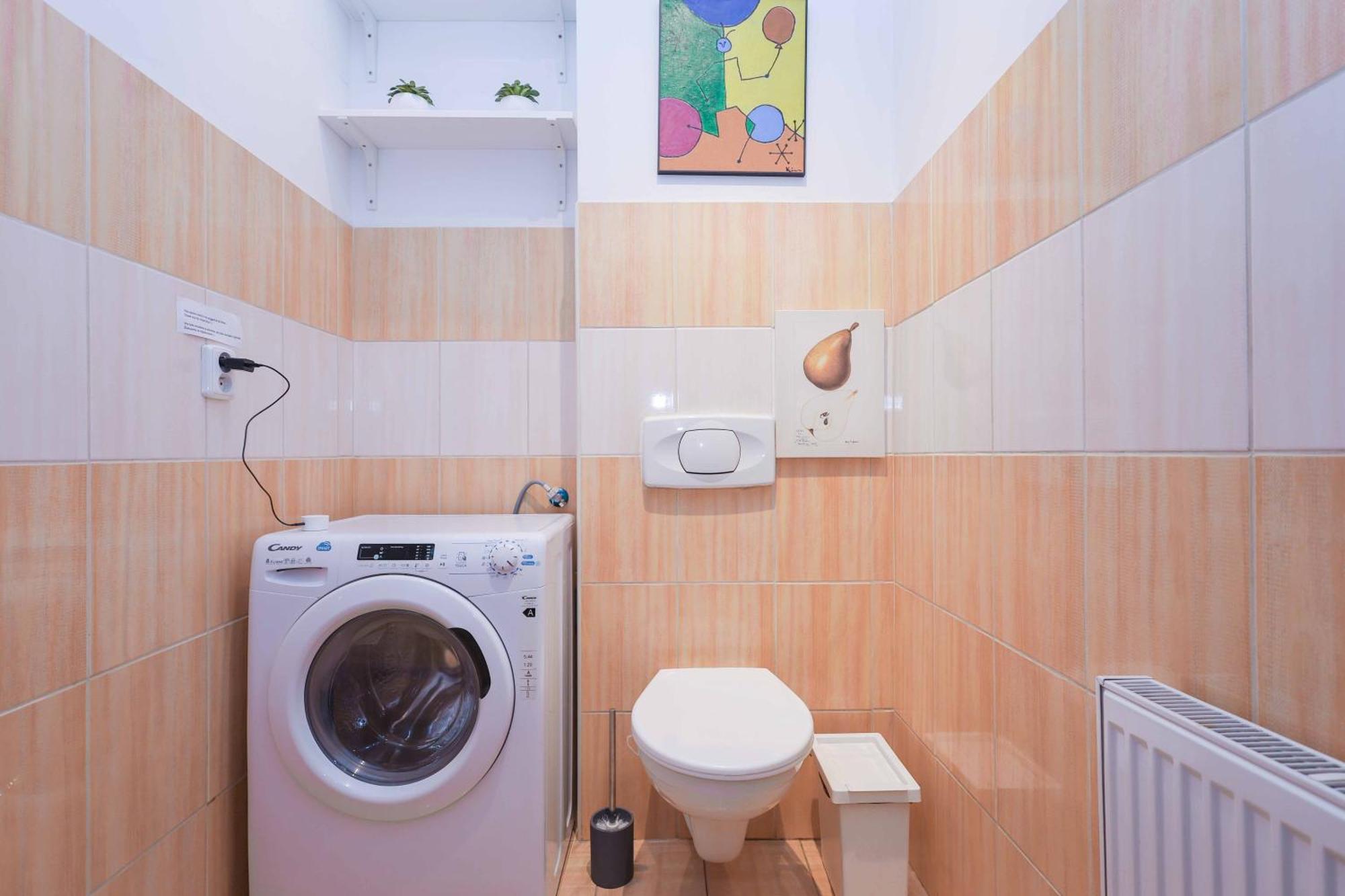 Apartmán Cozy & Spacious Family Near Train Station *