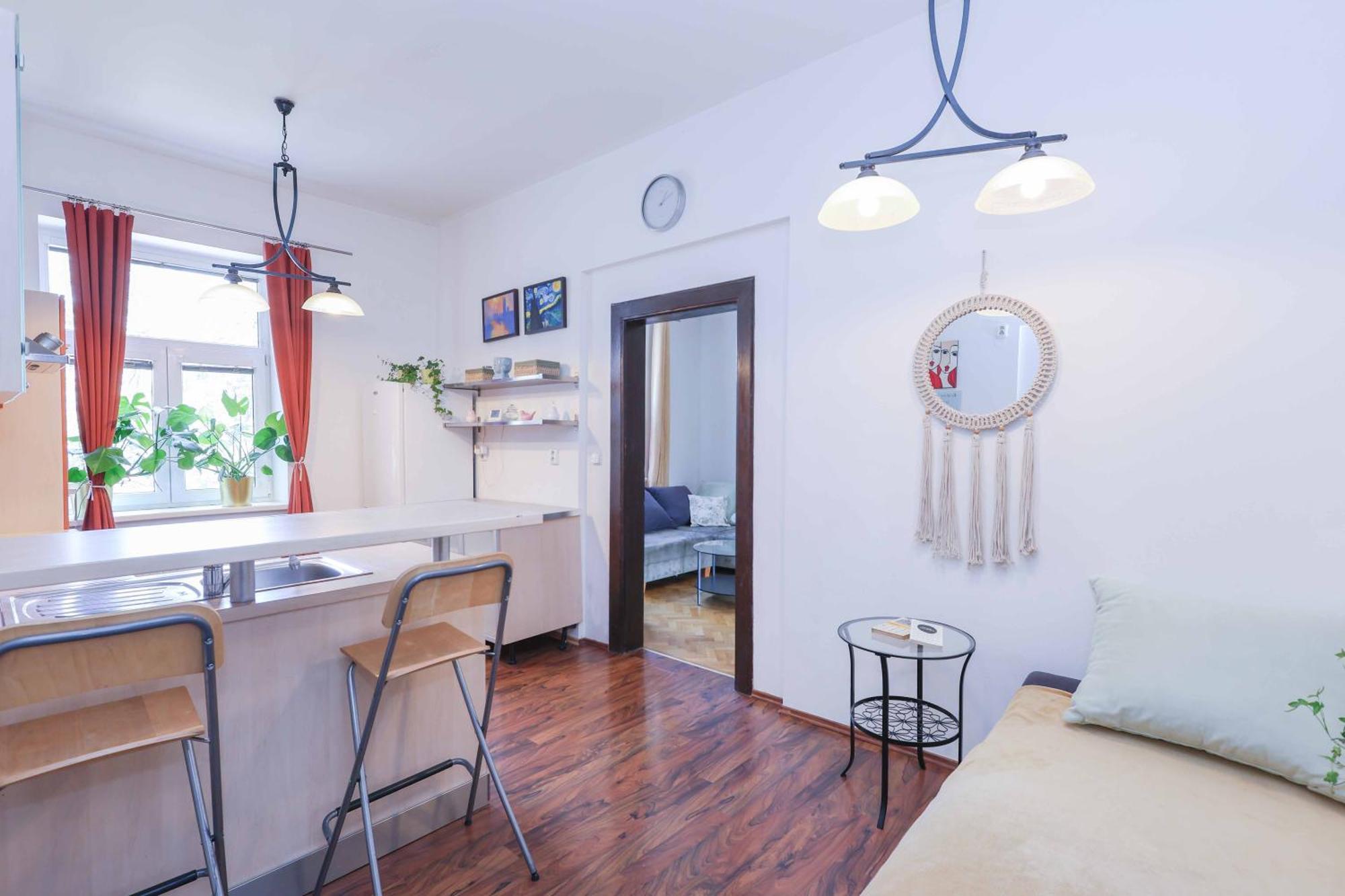 Apartmán Cozy & Spacious Family Near Train Station *