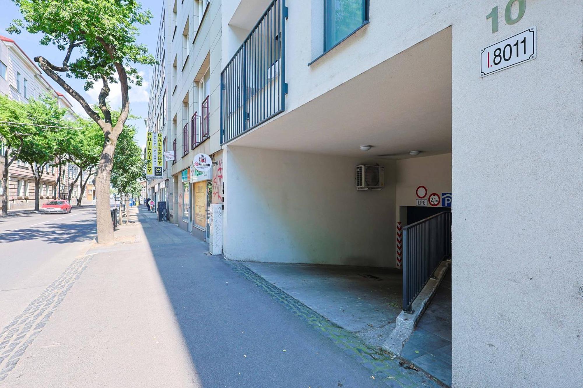Adamick Place In City Centre With Free Parking Apartment *
