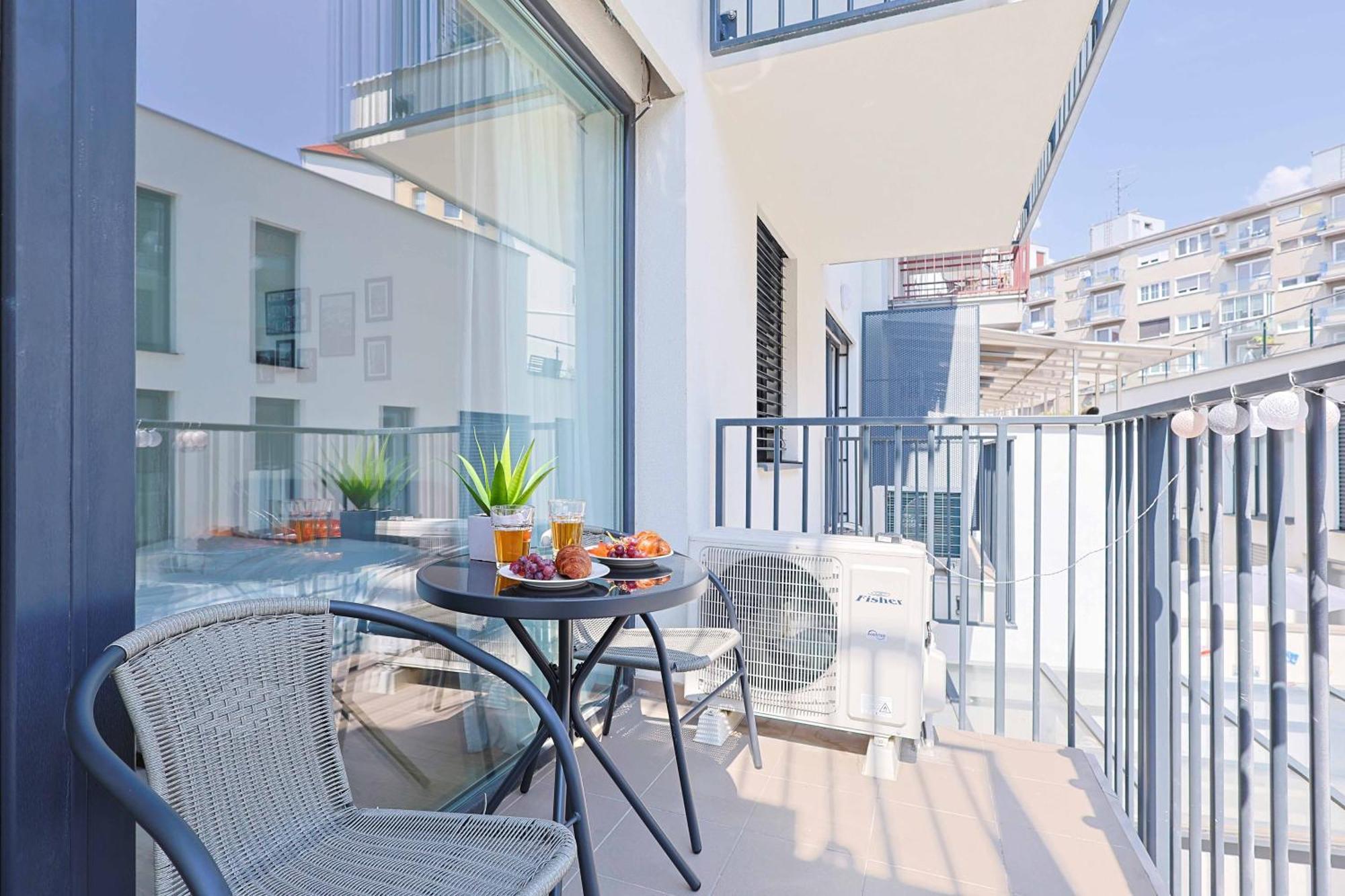 Adamick Place In City Centre With Free Parking Apartment *