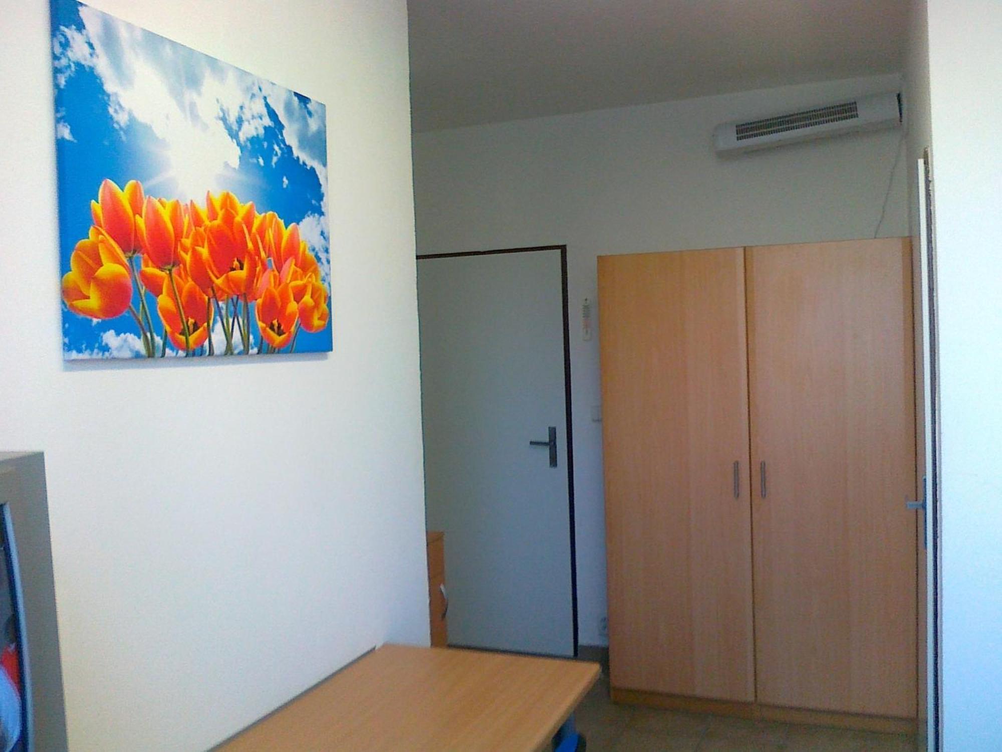 Einsteinova Petrzalka Station Homestay Bratislava
