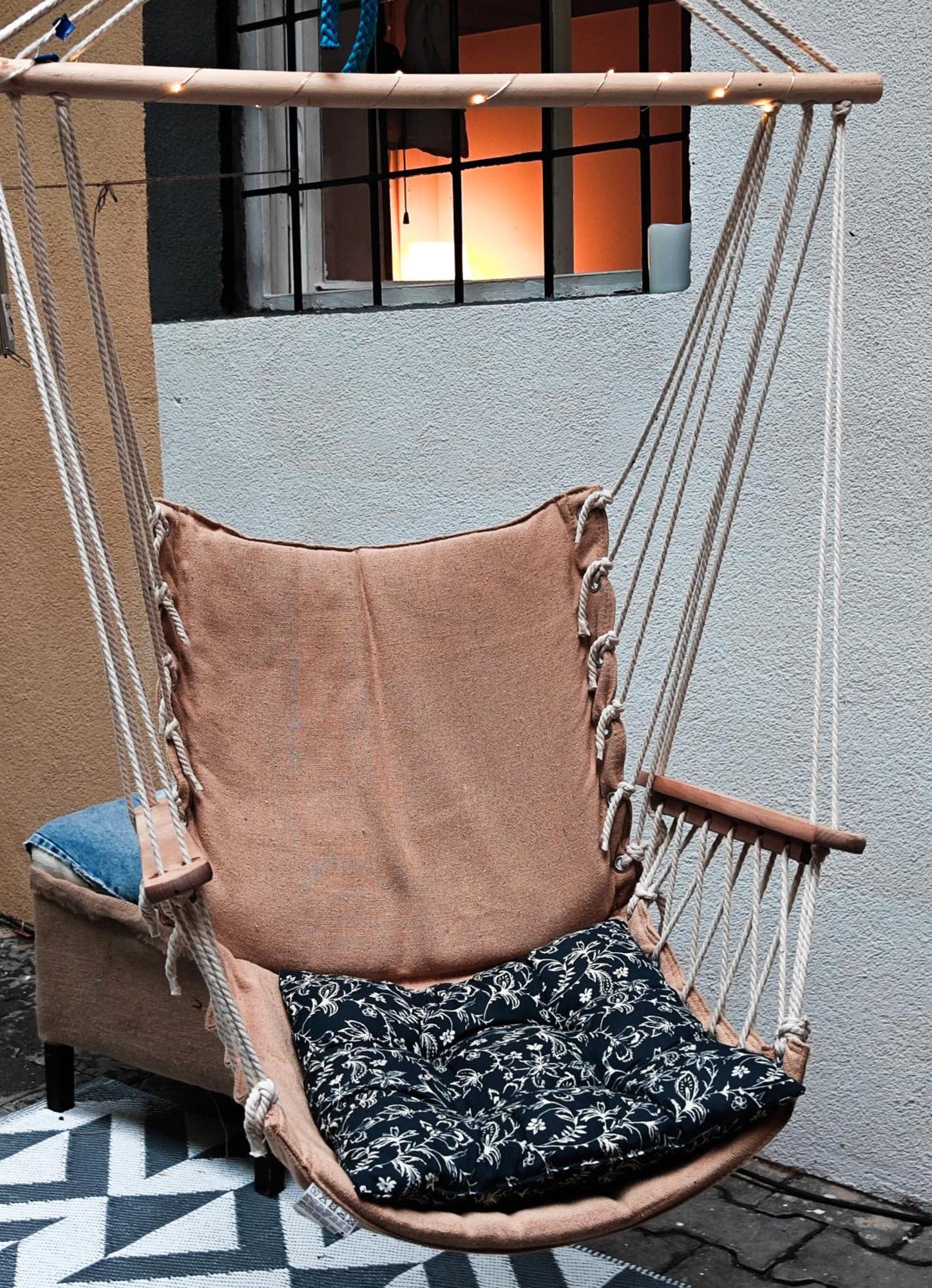 Vintage With Garden View Apartment