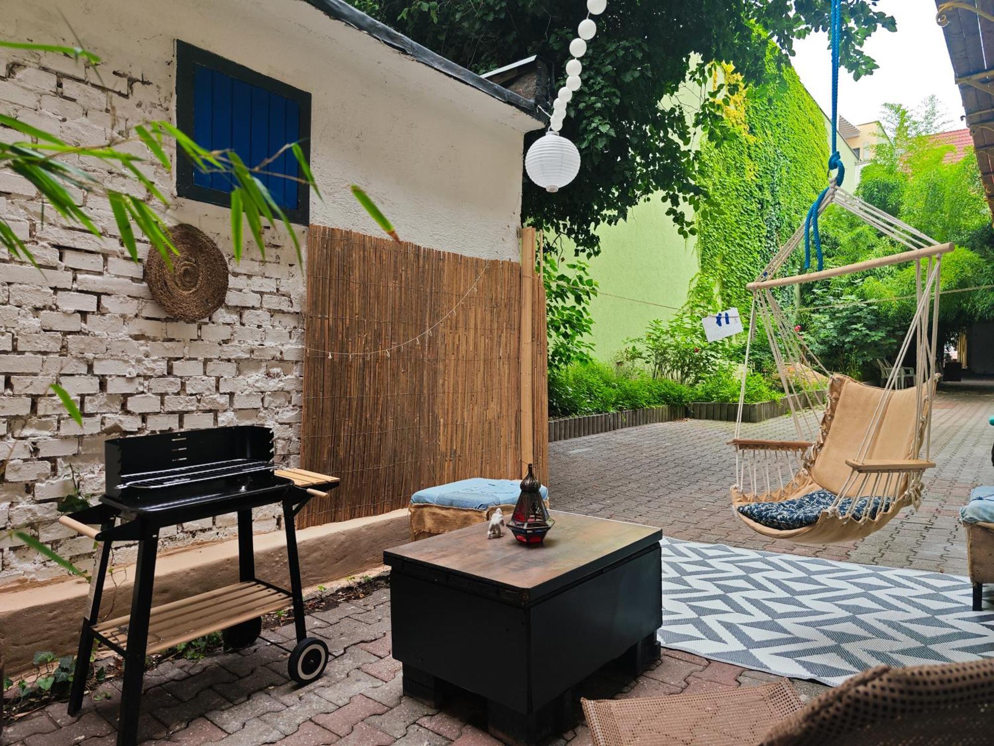 Apartment Vintage With Garden View