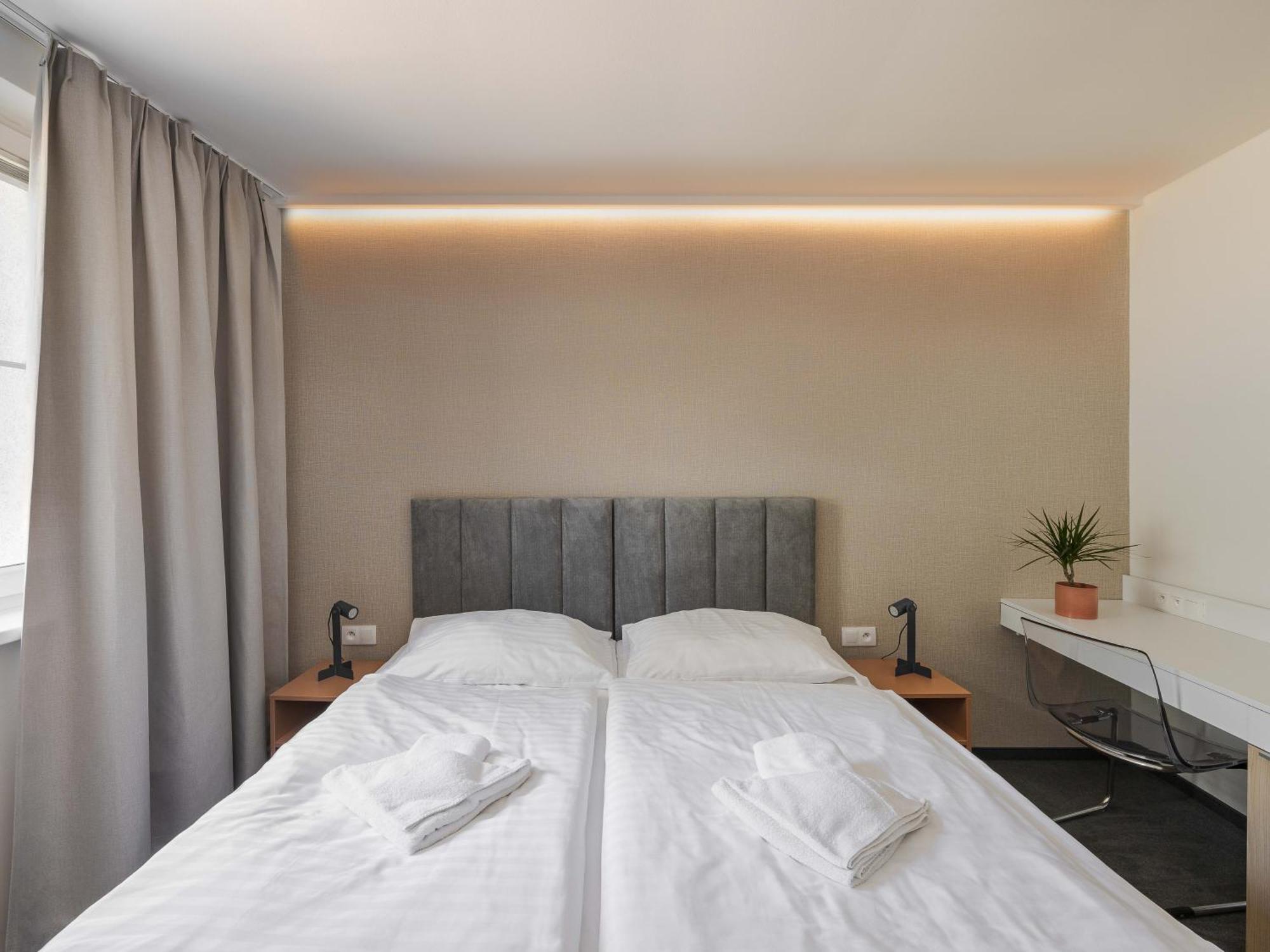 Taxis - New Hotel 2*