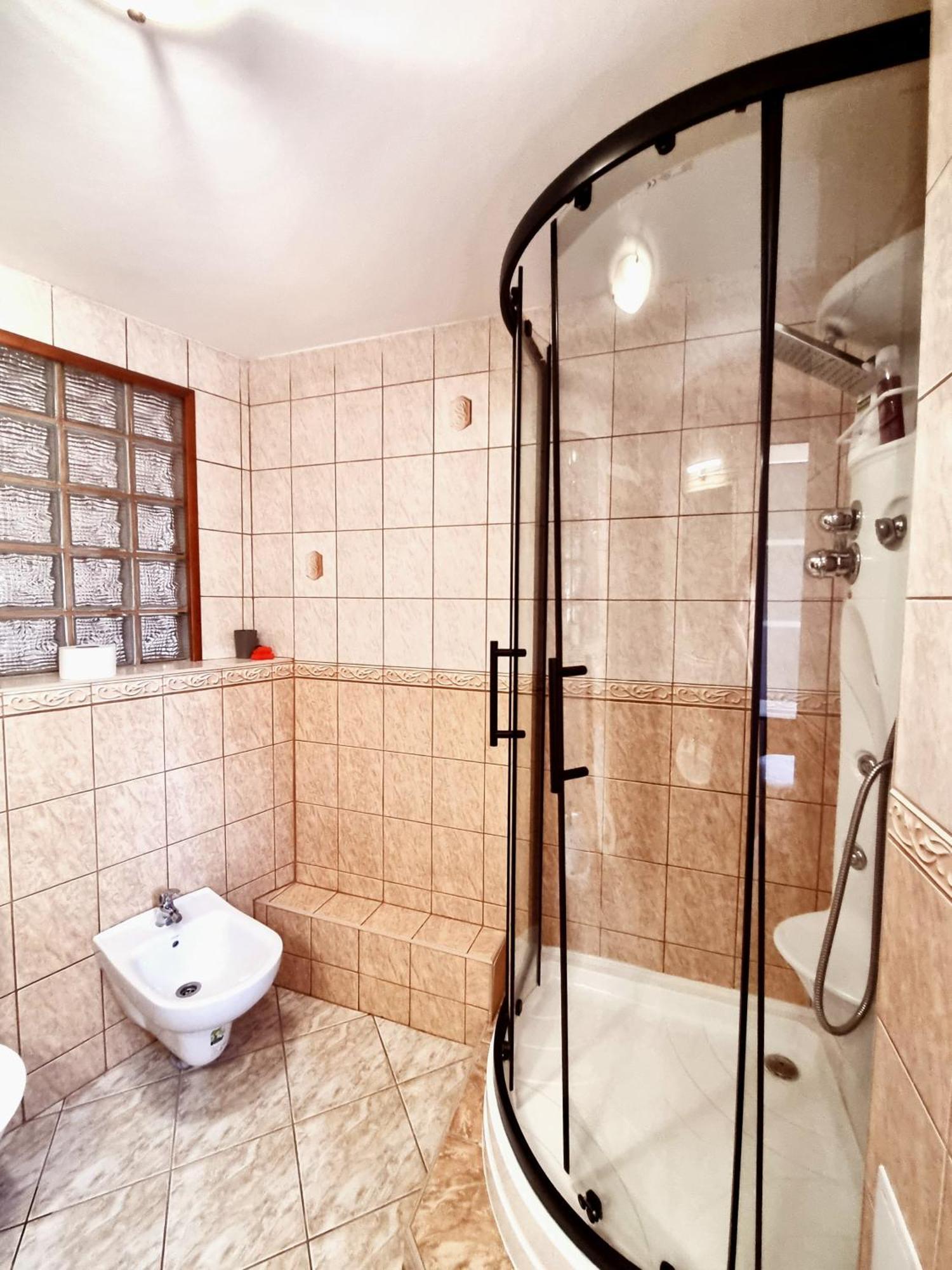 Big Huge Center 84m Nivy Apartment *