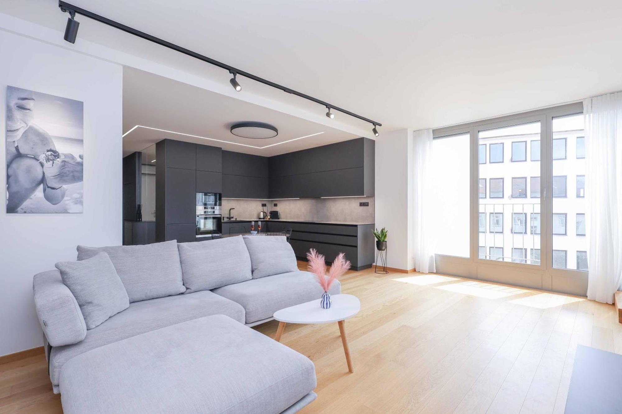 Downtown Luxe Retreat- Konventna