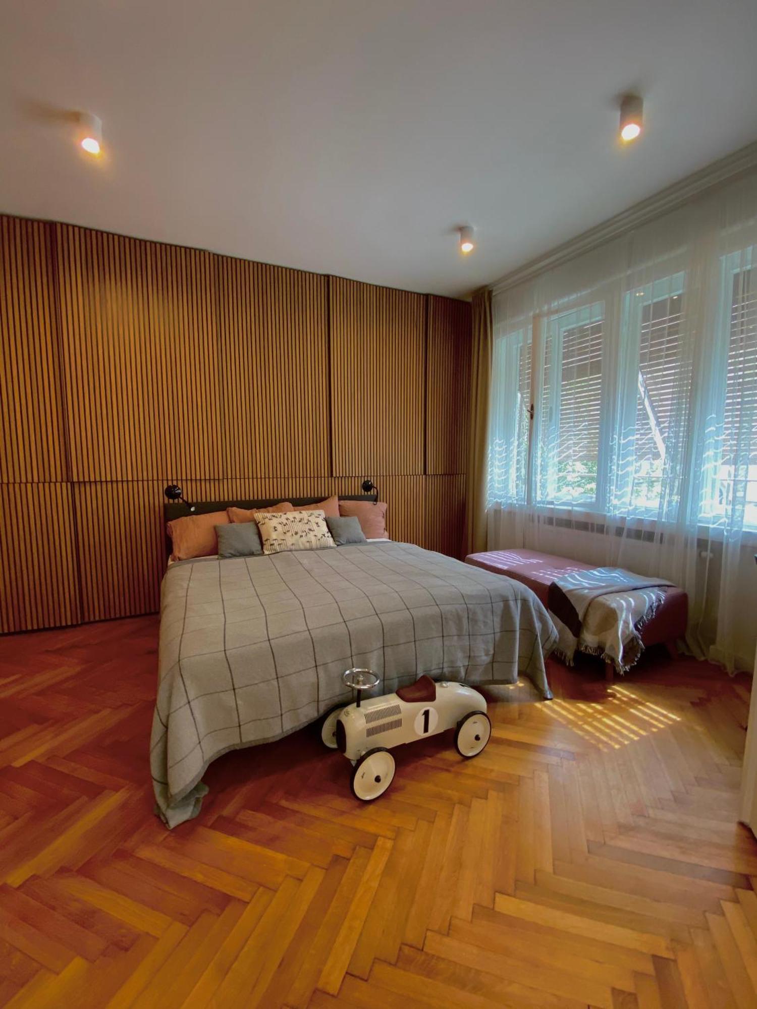 Franakrala In Old Town Close To Presidential Palace Apartment *