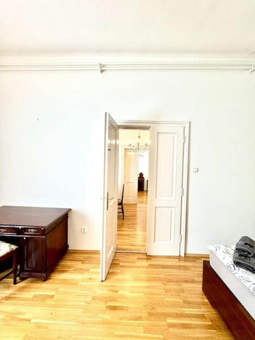 Unique In The Center Apartment *
