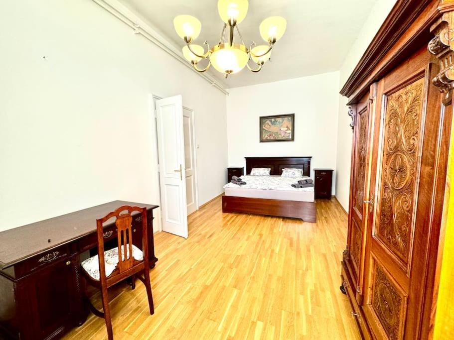 Unique In The Center Apartment *