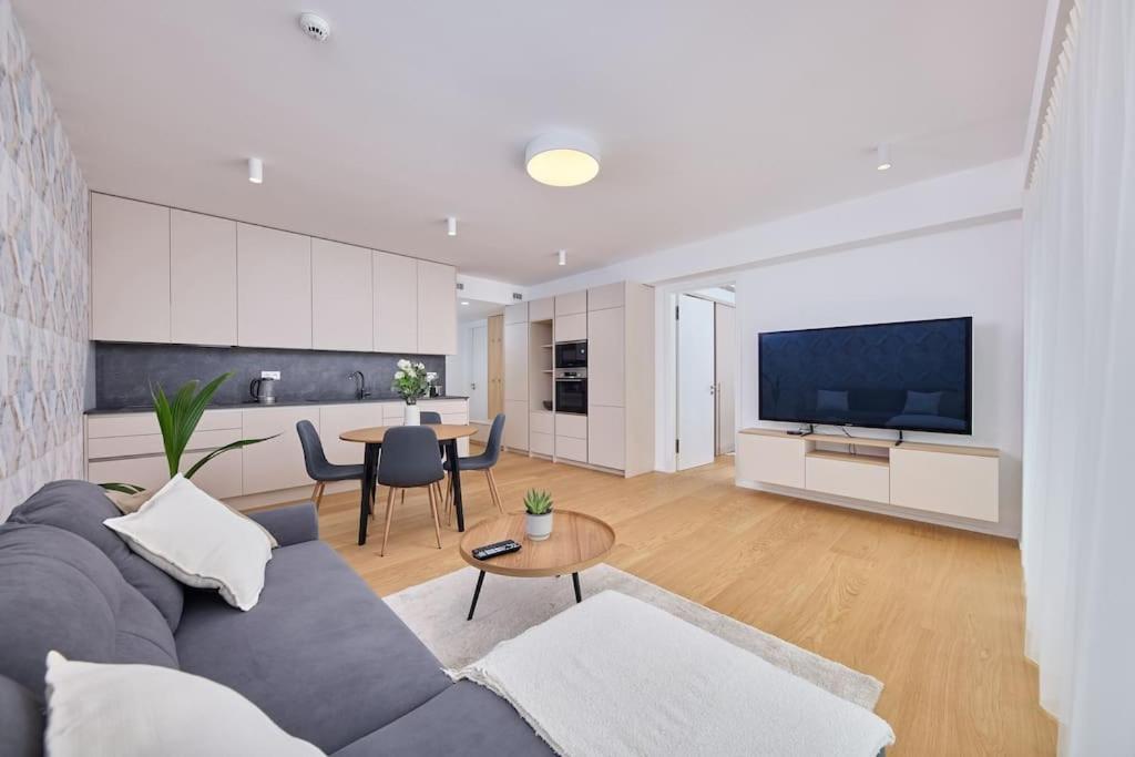 Apartment Liget - 4 Guests, Parking Bratislava