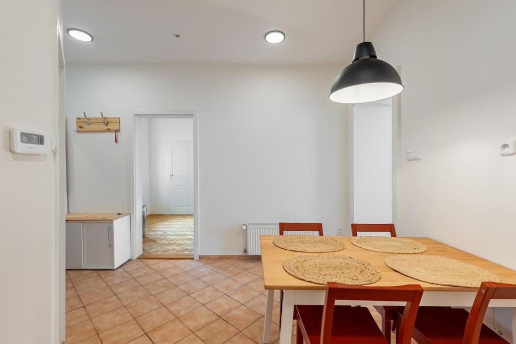 Apartment Urban Oasis Near Park And Center Bratislava