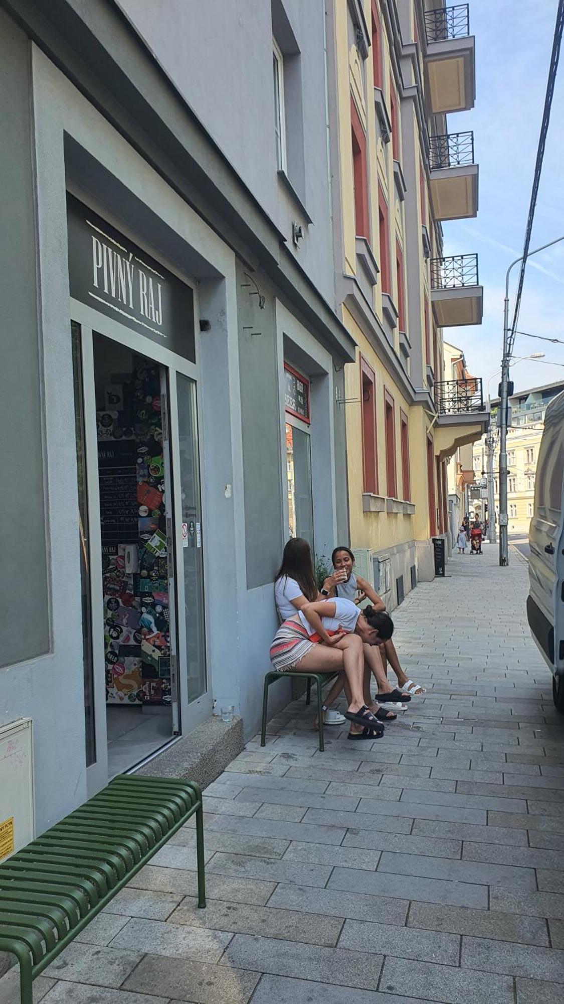Mlynske Nivy 6, Ba Apartamento