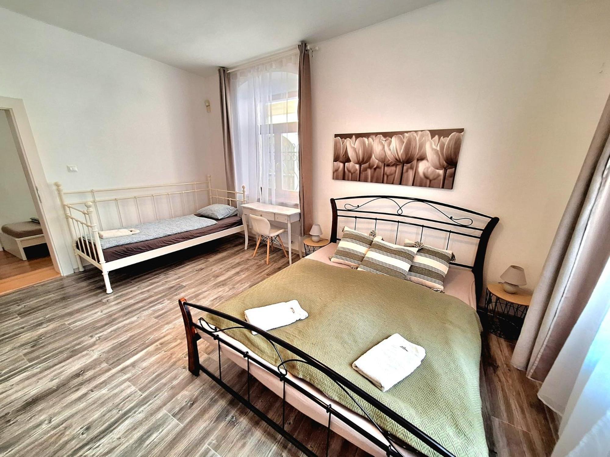 Emma - Old Town Apartment