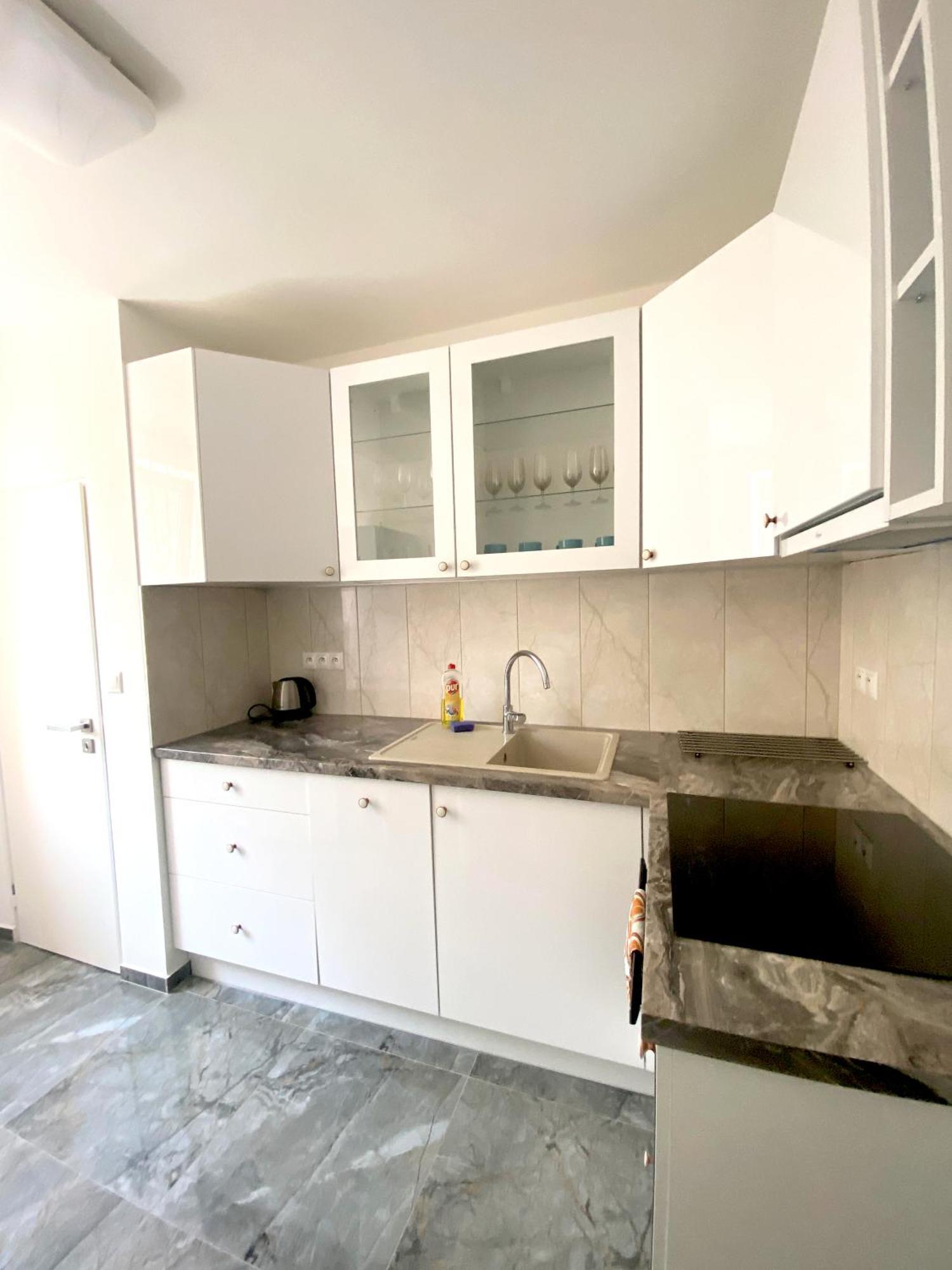 Apartment New Colorful With Big Balcony Bratislava
