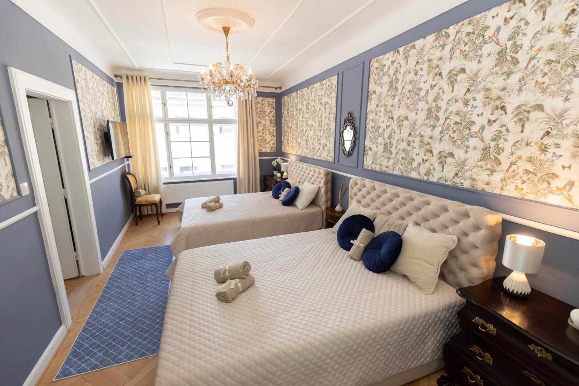New, Stylish And Spacious Apartment *