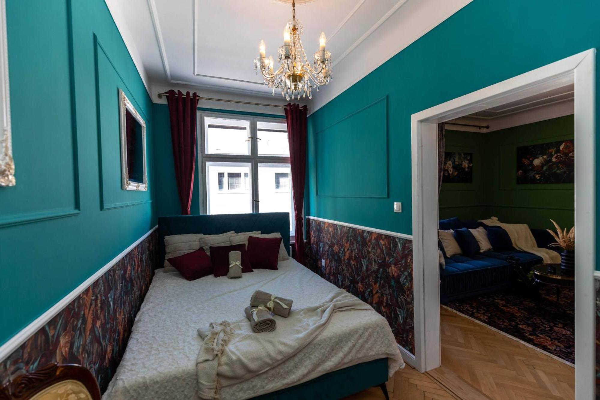 New, Stylish And Spacious *