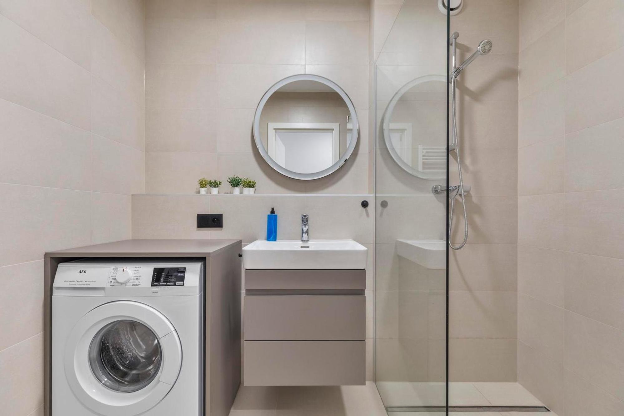 Apartment Lam Lakeside - Ac - Free Parking Bratislava