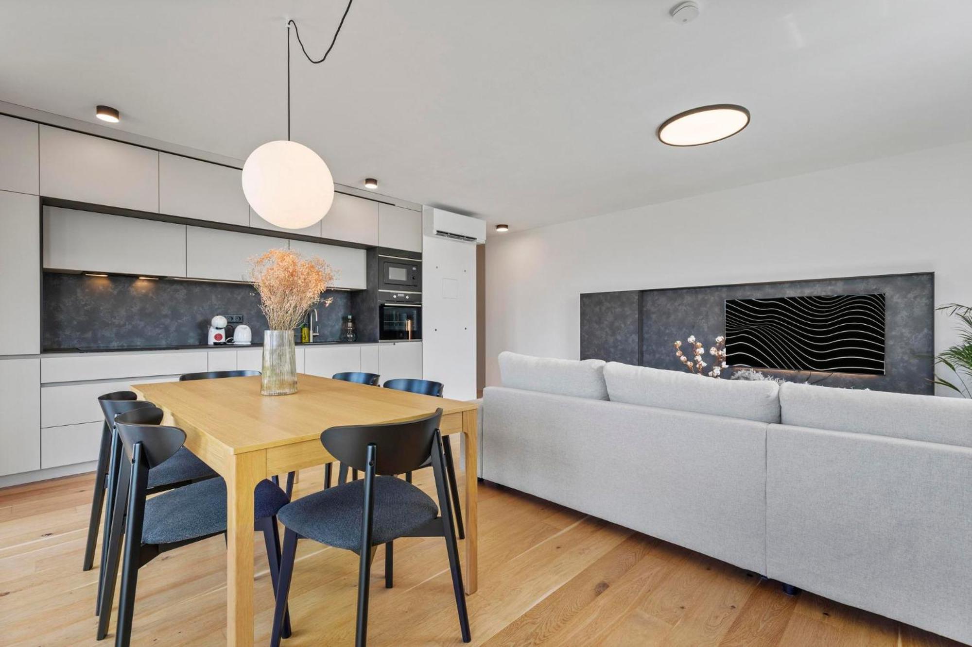 Lam Lakeside - Ac - Free Parking Apartment *