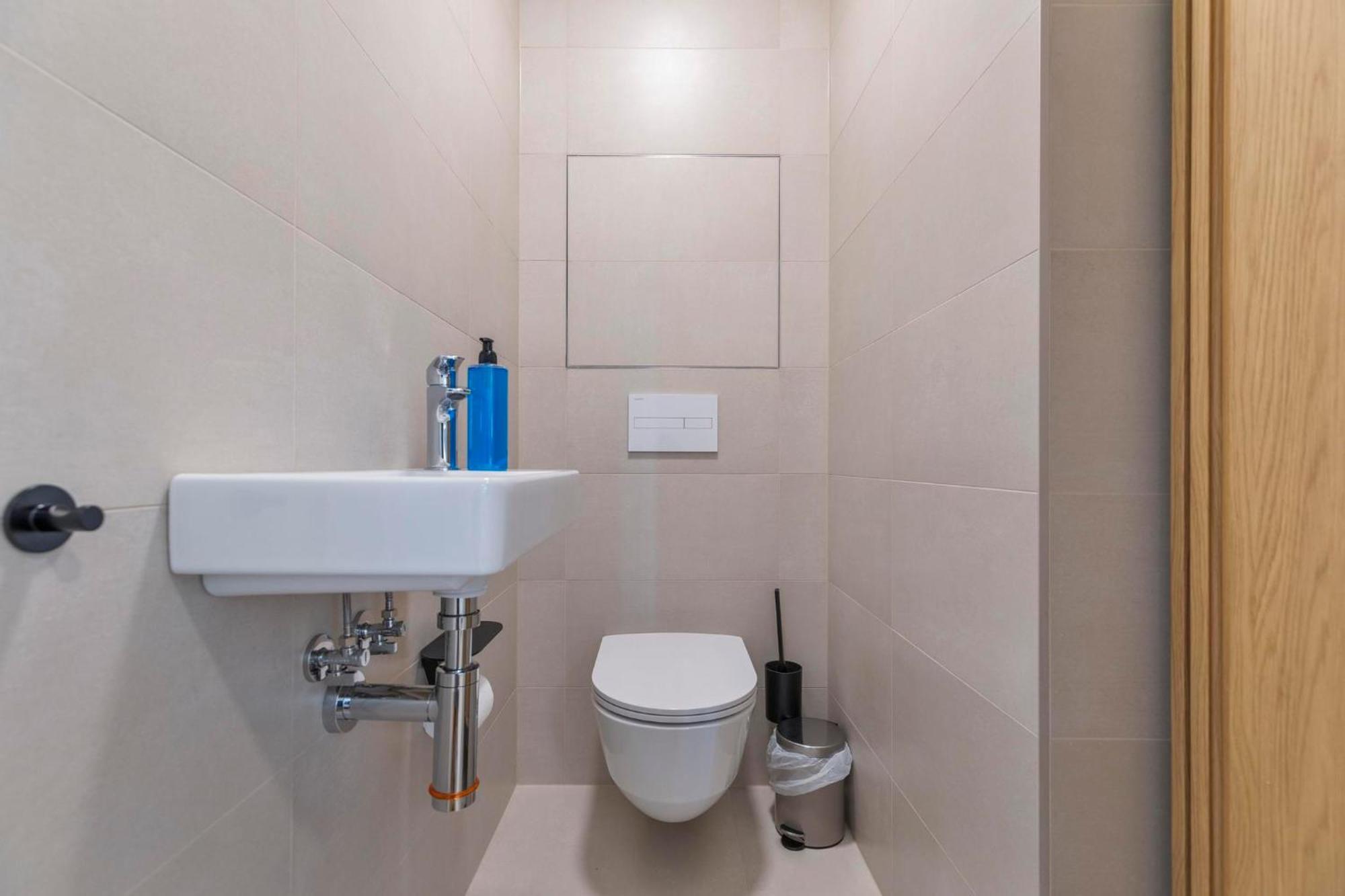 Lam Lakeside - Ac - Free Parking Apartment *
