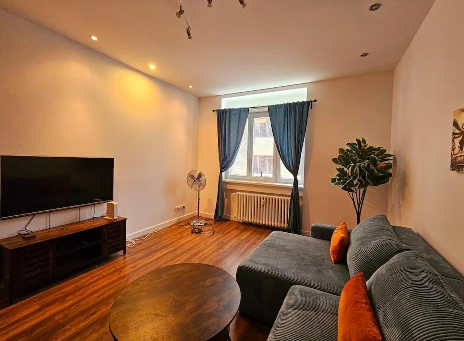 Old Town Promenade I 2 I 55m I Balcony Apartment