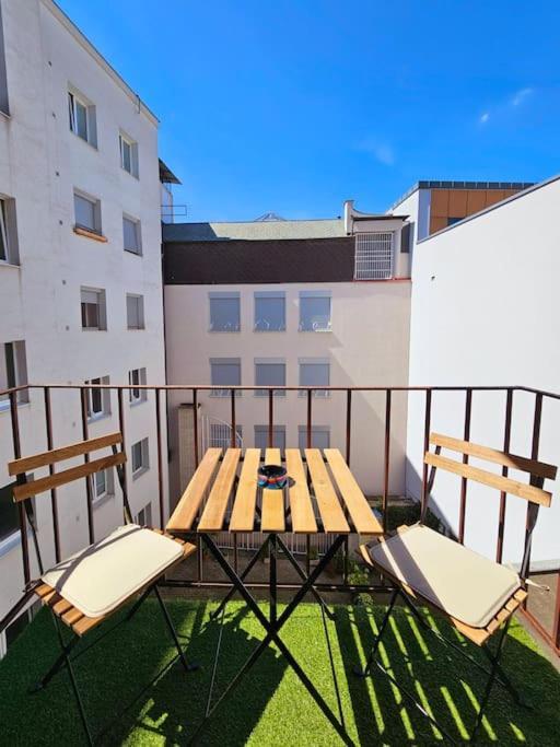 Old Town Promenade I 2 I 55m I Balcony Apartment Bratislava