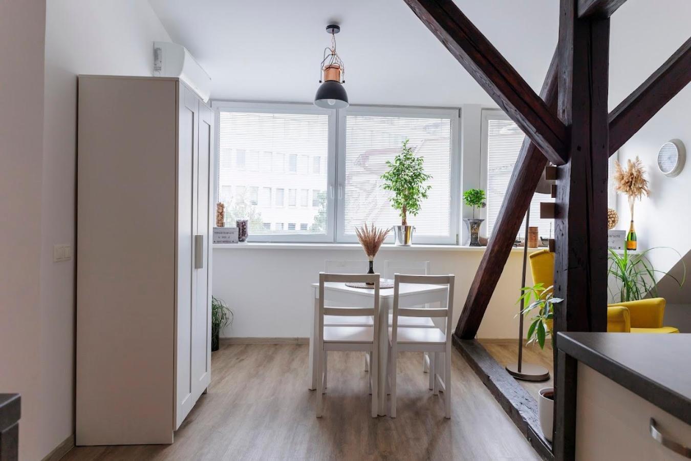 Vip In Old Town With Free Parking Apartment