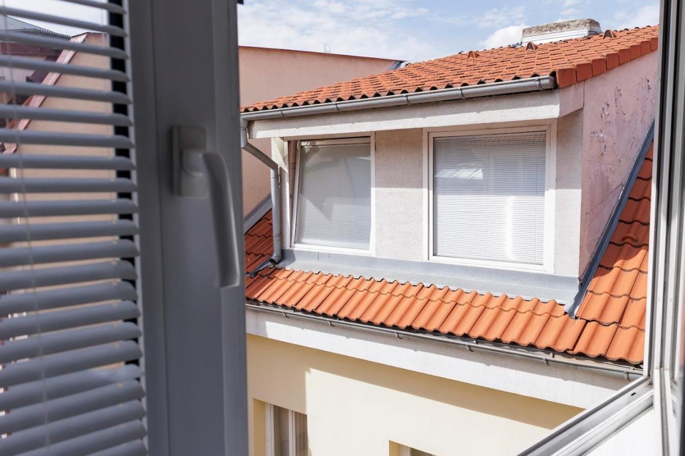 Apartment Vip In Old Town With Free Parking Bratislava