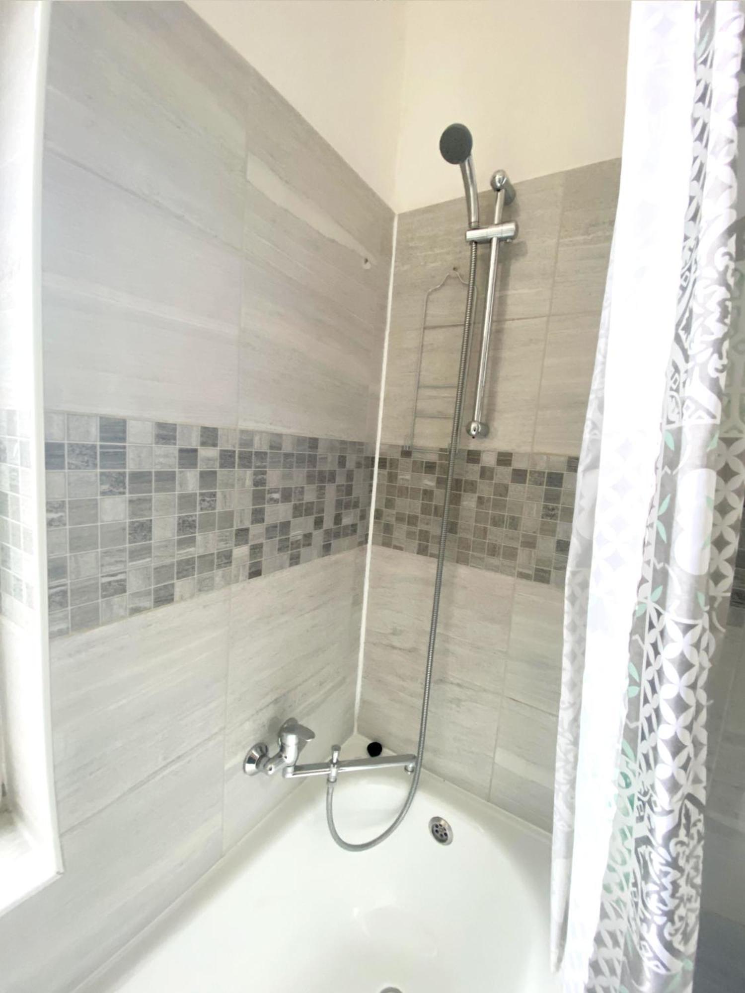 Apartment Big In City Center & Private Parking *