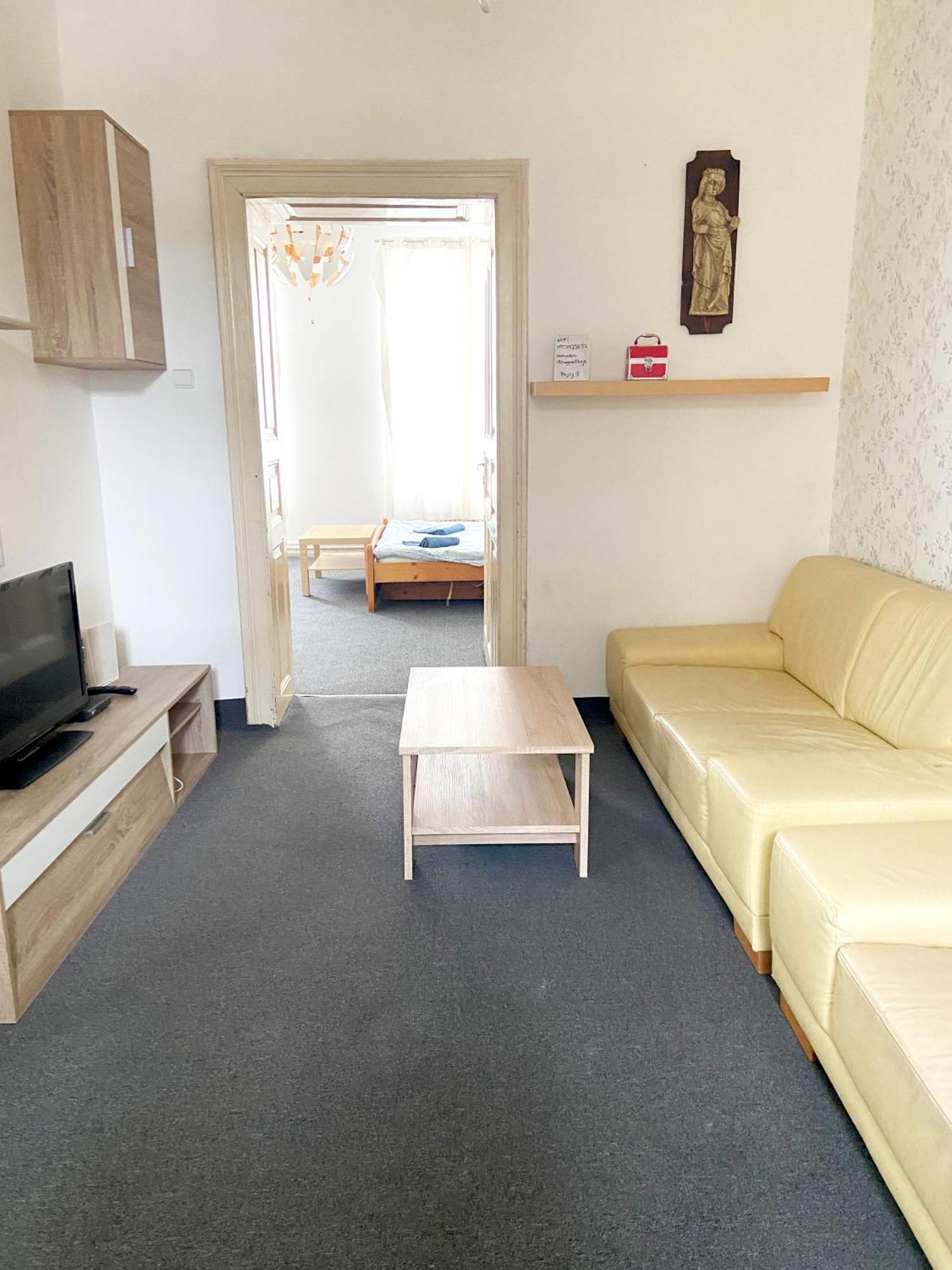 Big In City Center & Private Parking Apartment *
