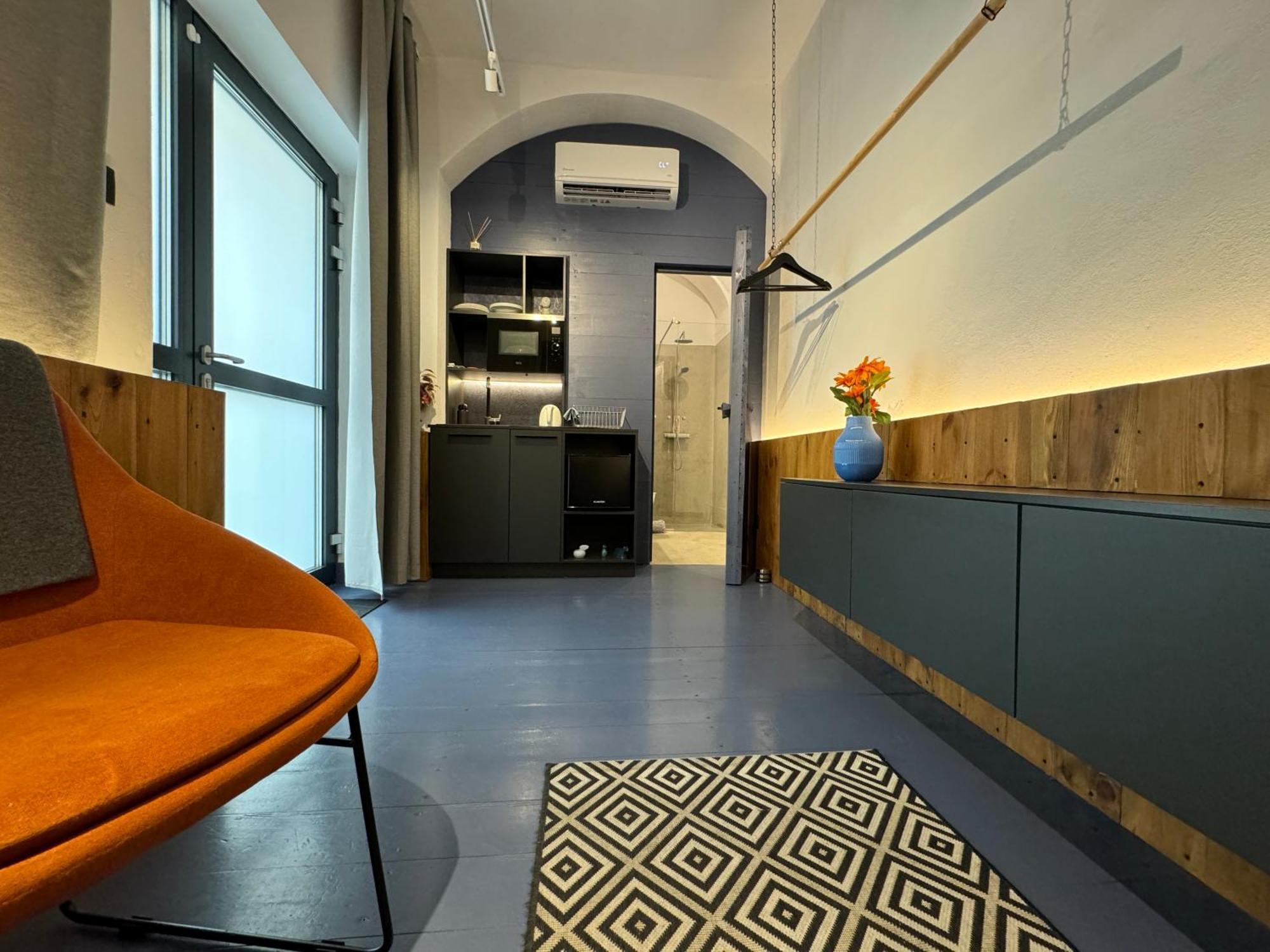 Apartment Center - Blue *