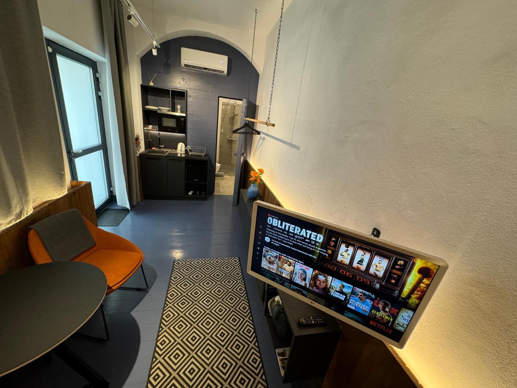 Center - Blue Apartment
