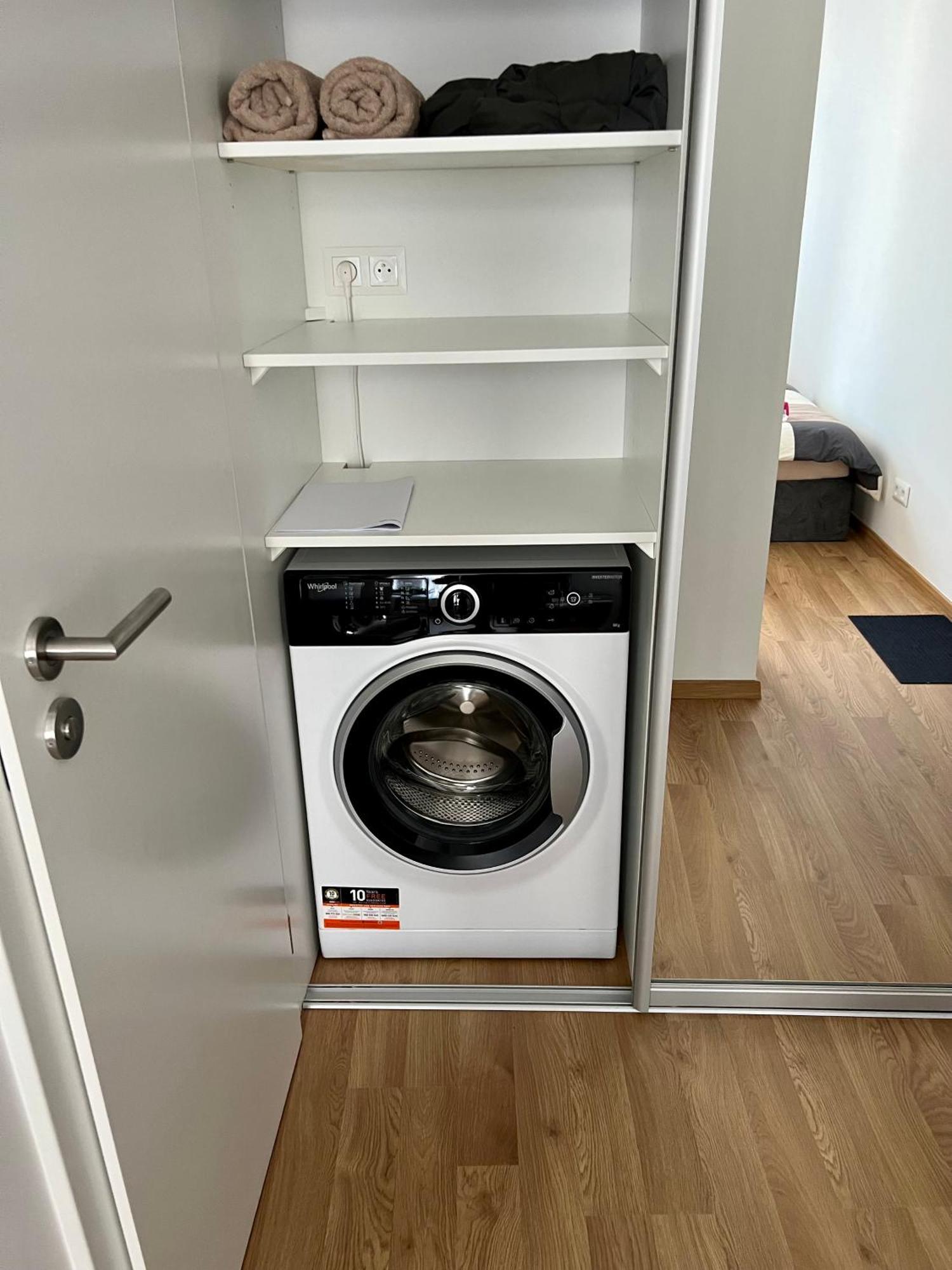 New Cozy In Old Town Apartment