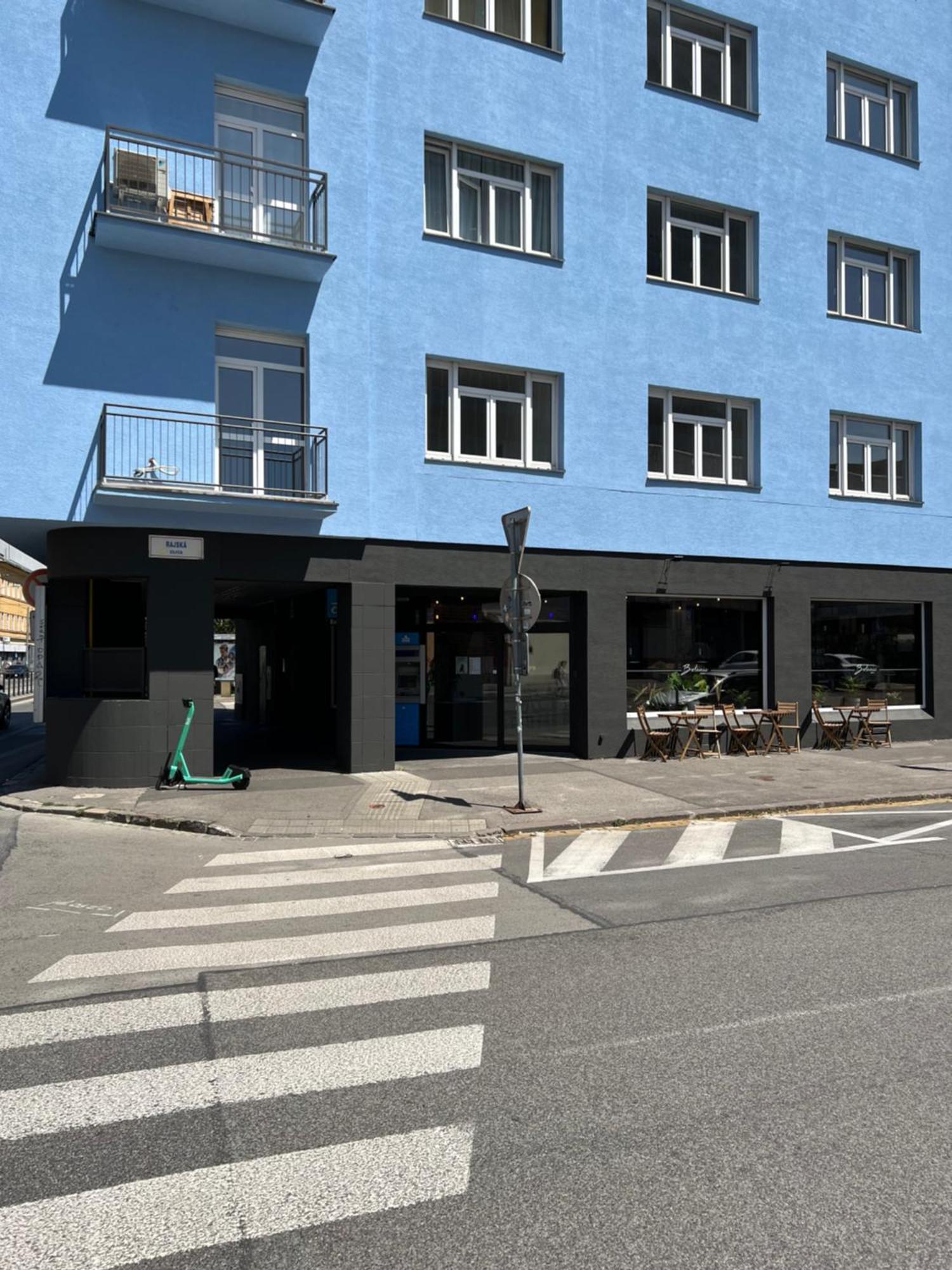 New Cozy In Old Town