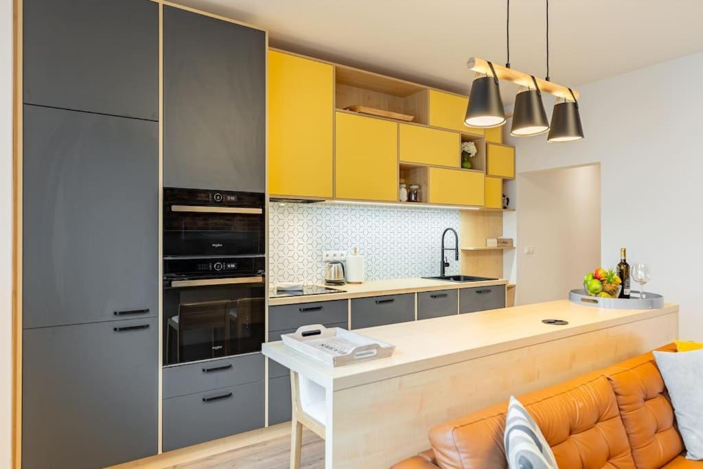 Winter Haven Modern Retreat In Apartment Bratislava