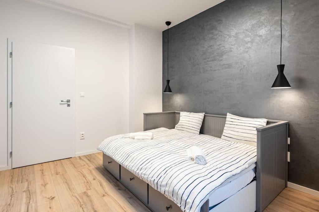 Winter Haven Modern Retreat In Bratislava