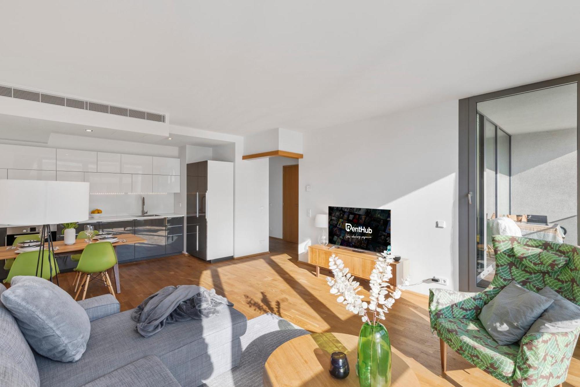 Escape Riverfront 2 Bedroom With Balcony Bratislava