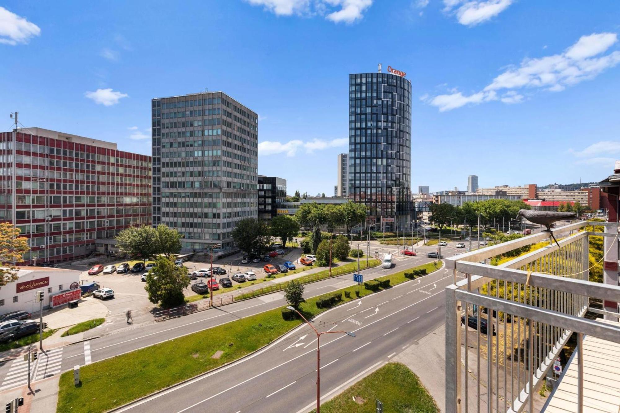 Modern Urban Trnavska Cesta Apartment