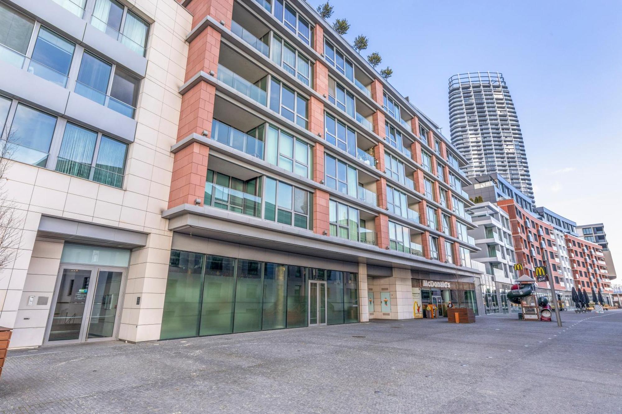 Escape Riverfront 2 Bedroom With Balcony Bratislava
