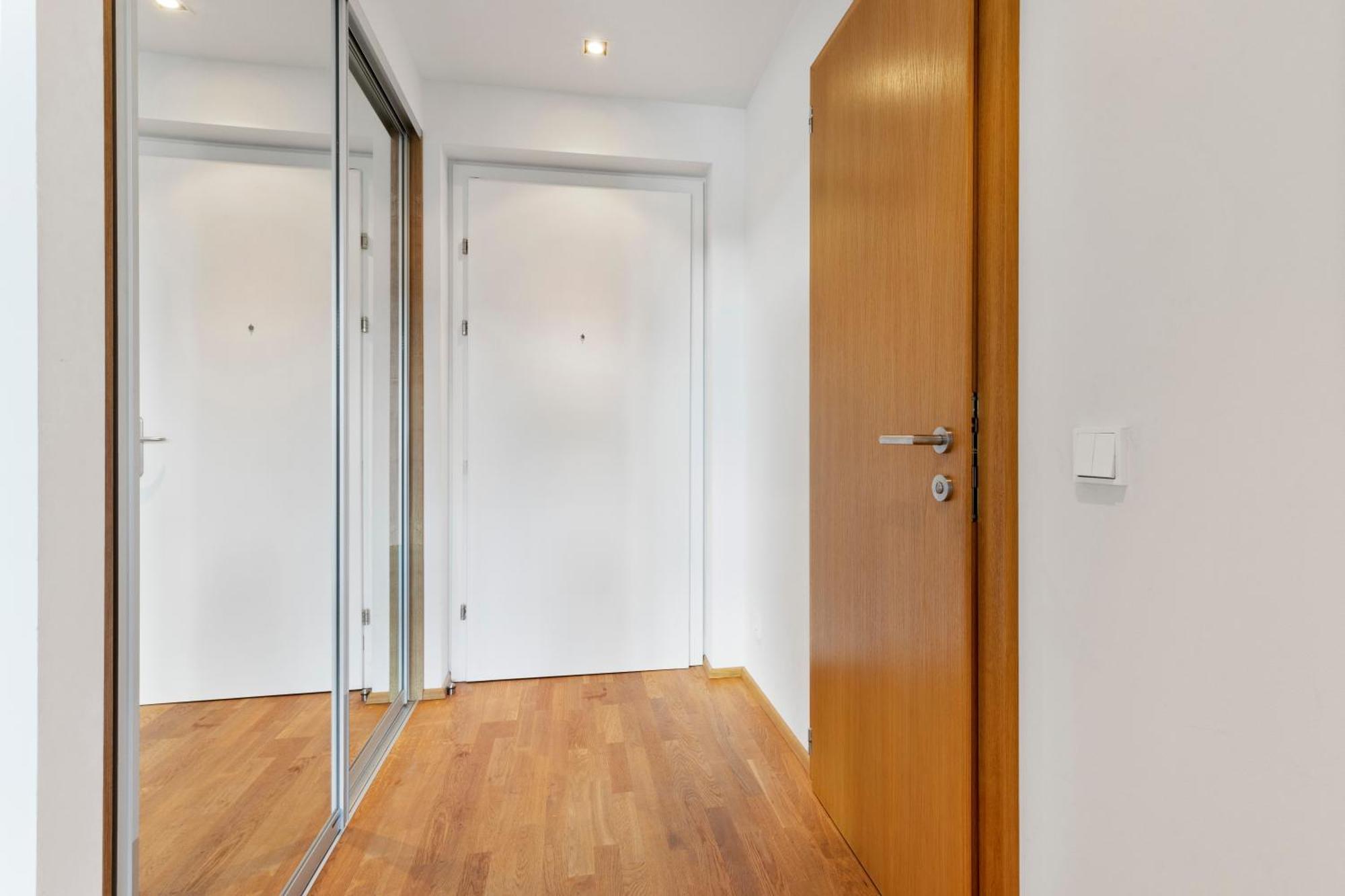 Escape Riverfront 2 Bedroom With Balcony Apartment Bratislava
