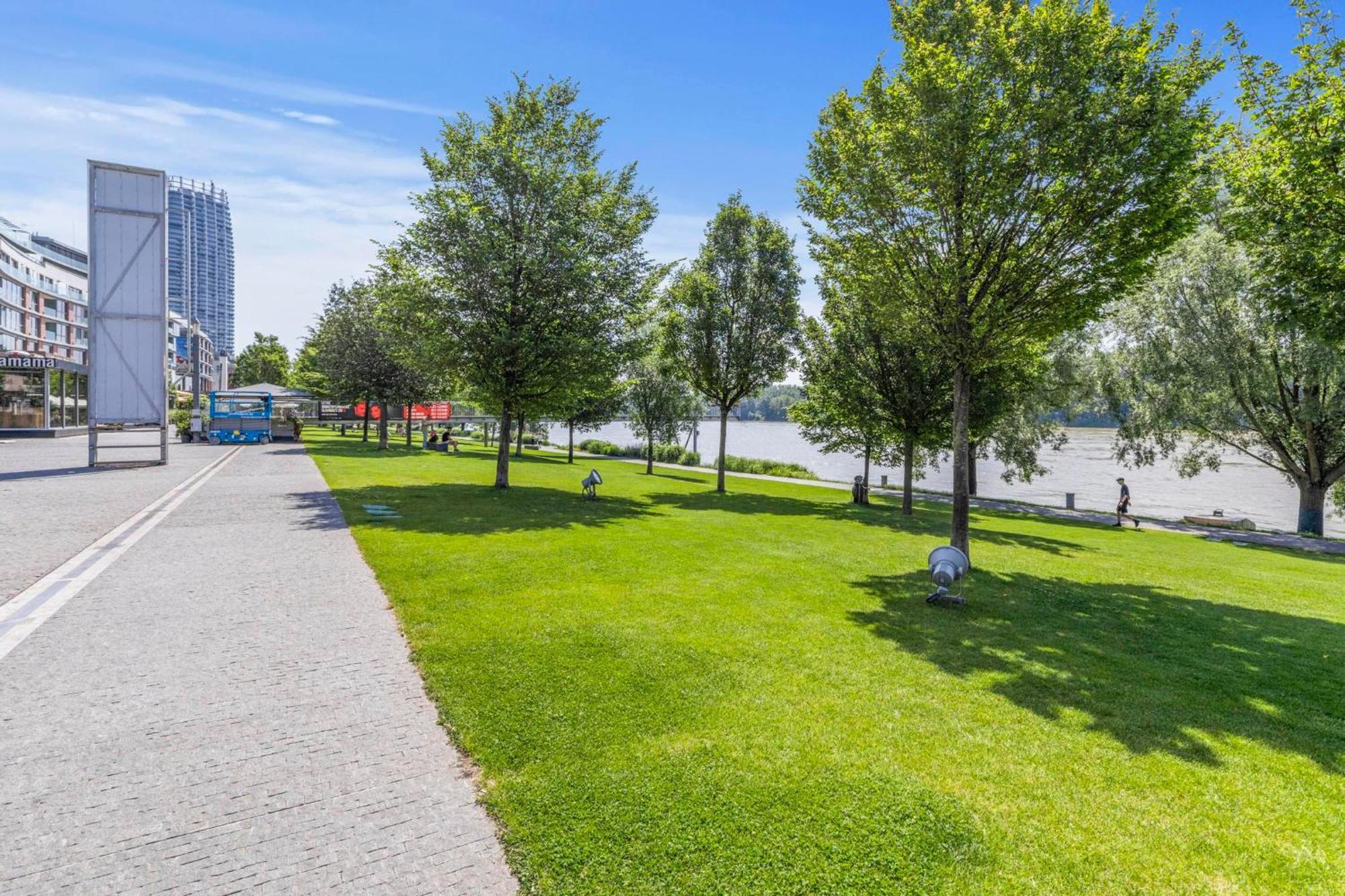 Elite River View Apartment
