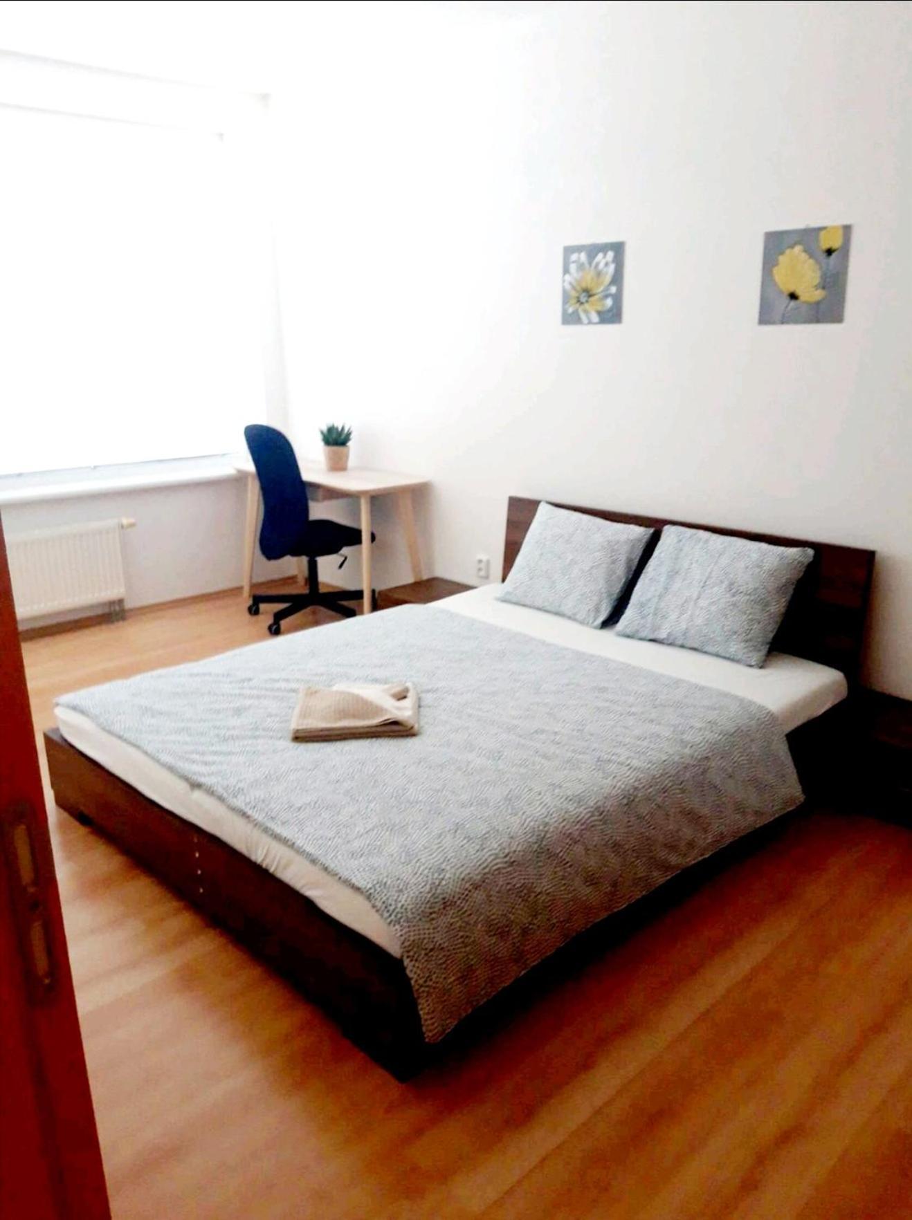 Apartment Modern Flat, Balcony, Garage *