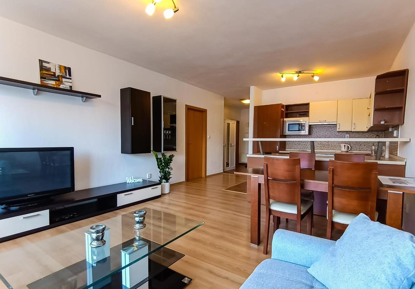 Apartment Modern Flat, Balcony, Garage Bratislava