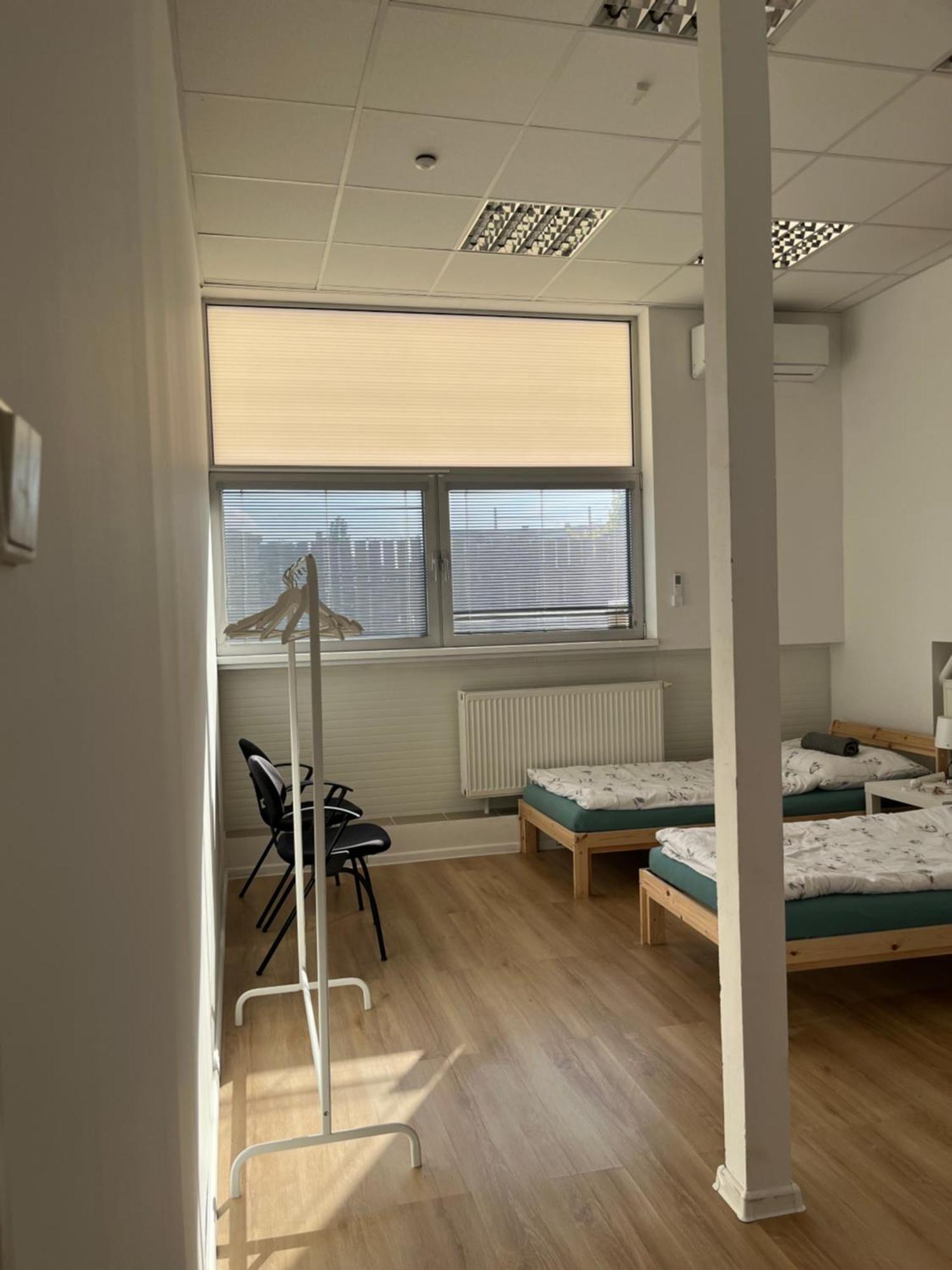 Spacious With Parking Apartment
